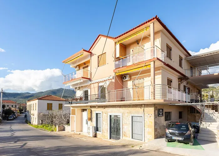 Sunset Serenity - Seaside Getaway Apartment *