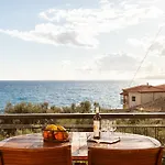 Daire Sunset Serenity - Seaside Getaway *