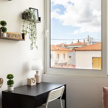 Sunset Serenity - Seaside Getaway Apartment *