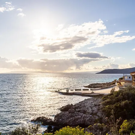 Sunset Serenity - Seaside Getaway Lejlighed