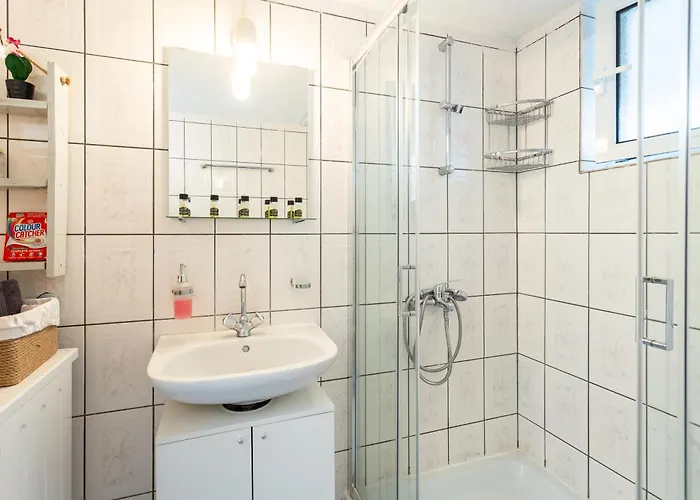 Sunset Serenity - Seaside Getaway *