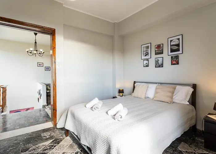 Sunset Serenity - Seaside Getaway Кардамили