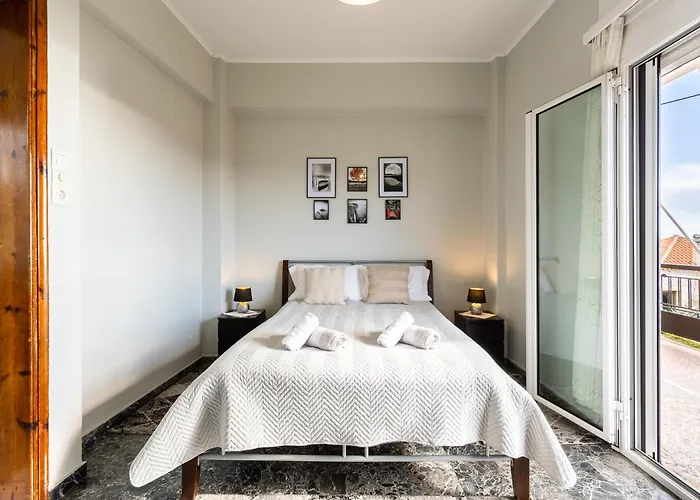 Sunset Serenity - Seaside Getaway *